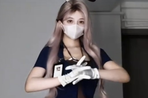 炸裂！司晓迪凌晨甩黑色吊带美照评论区从吃瓜到吐槽吵翻了天